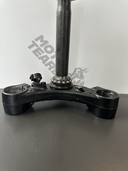 Yamaha MT-07 Yamaha MT07 Bottom lower fork yoke clamp 2014-2017 Lower Yoke OEM