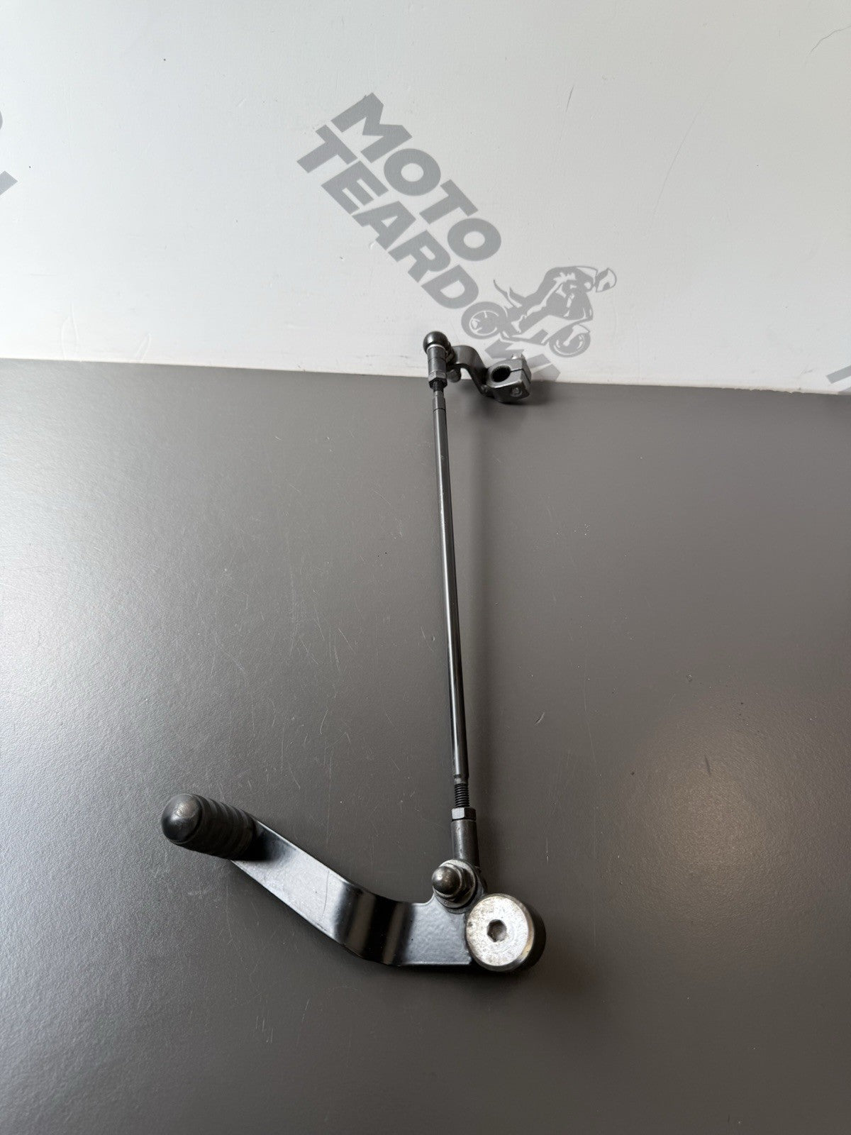 Triumph Trident 660 gear lever and linkage Gear Pedal And Gear Rod 2021-2024 OEM