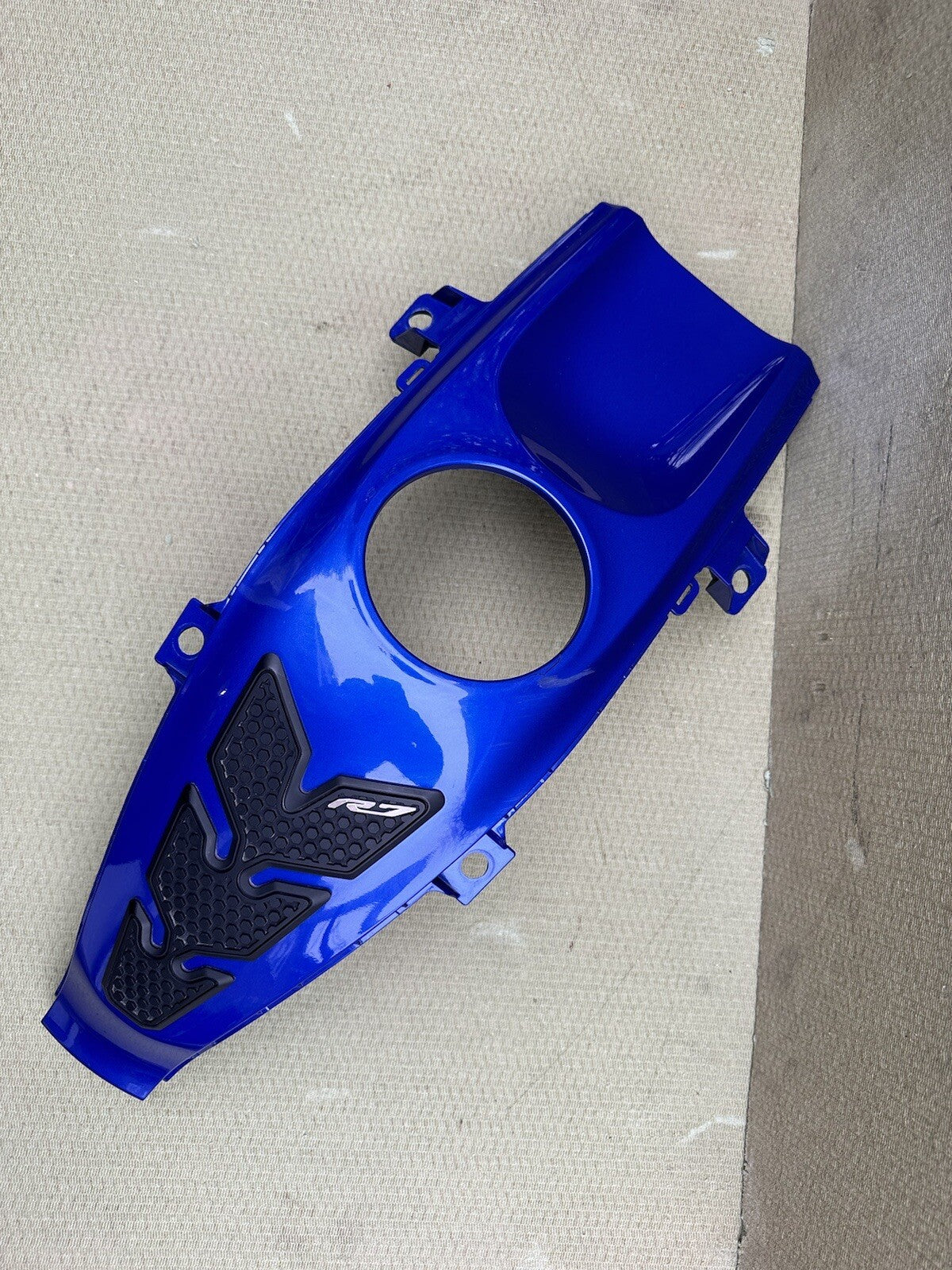 Yamaha Yzf R7 Yzf690 2022 - 2023 Centre Fuel Tank Cover Fairing R7 Tank Fairing