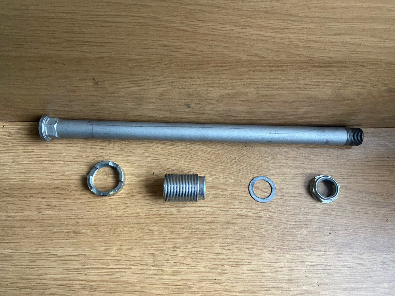 Aprilia Tuono V4 1100 FACTORY Swingarm Frame Spindle Bolt OEM RSV4 2017-2019
