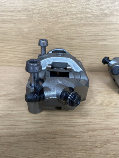 Triumph Street Triple 765 RS BREMBO FRONT BRAKE CALIPERS Brembo Monobloc M50 OEM
