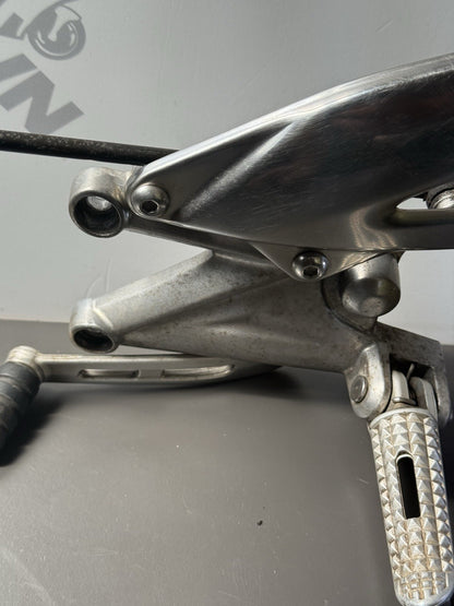 TRIUMPH STREET TRIPLE 675 675R Left Footrest Left Foot Hanger 2007-11 BENT PEDAL