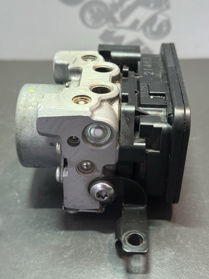 b3109cc7-67b1-4e05-a0cf-8bcb3ec3b8c2