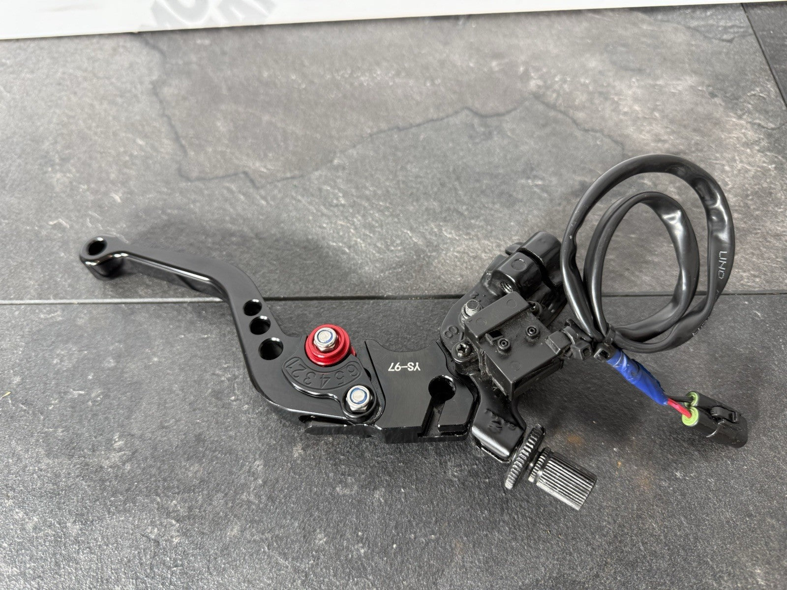 53002128-8c8e-4a0a-9c32-8491bed2eece