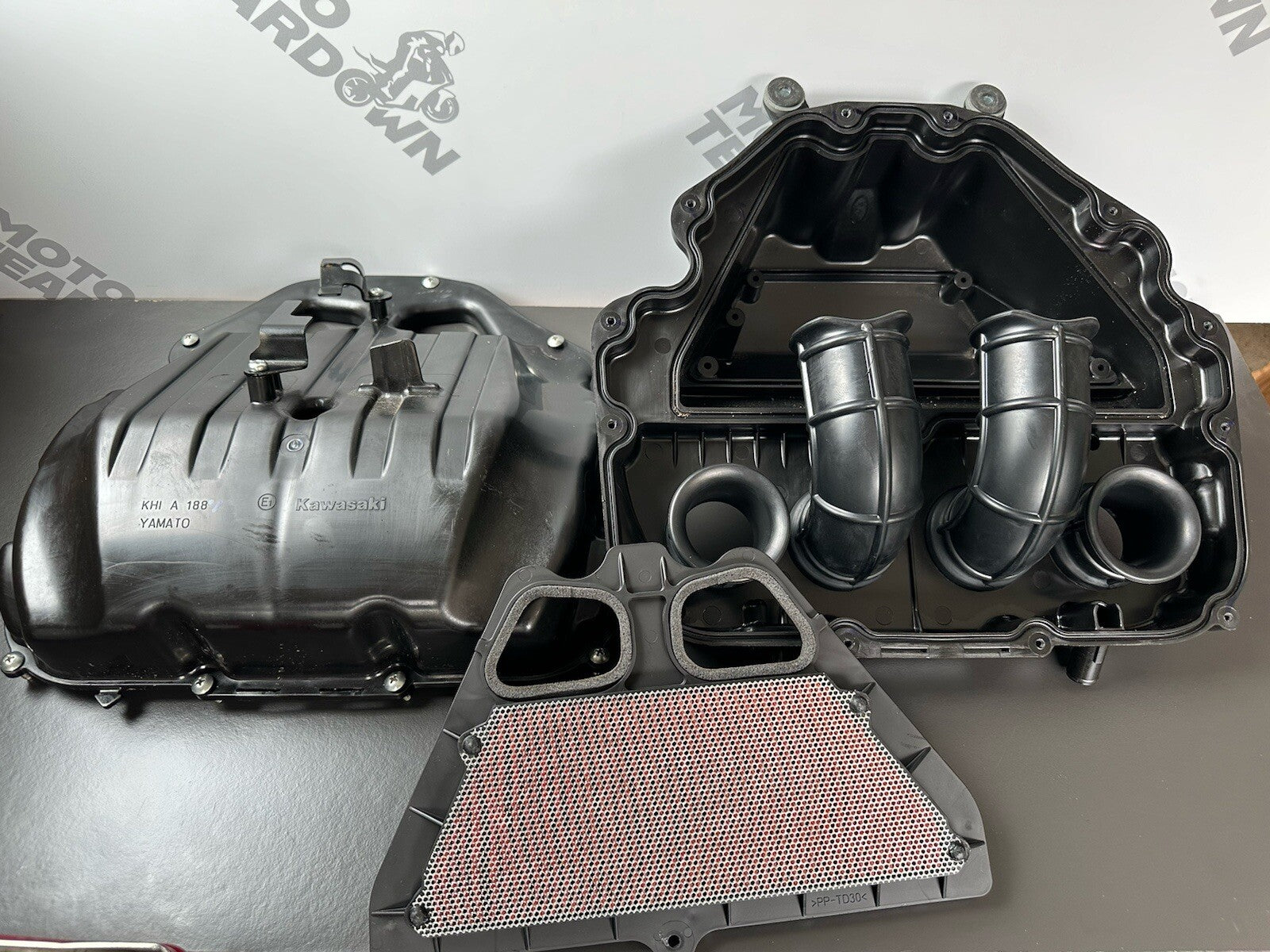 Kawasaki Z900 ZR900 2022 Air Box Air filter box Z900 Air Box ZR900 Air Box OEM