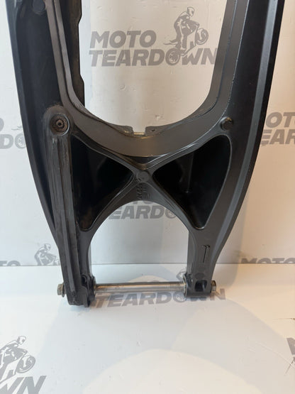 2f883813-32bb-48b1-9fc4-9413d0adca57