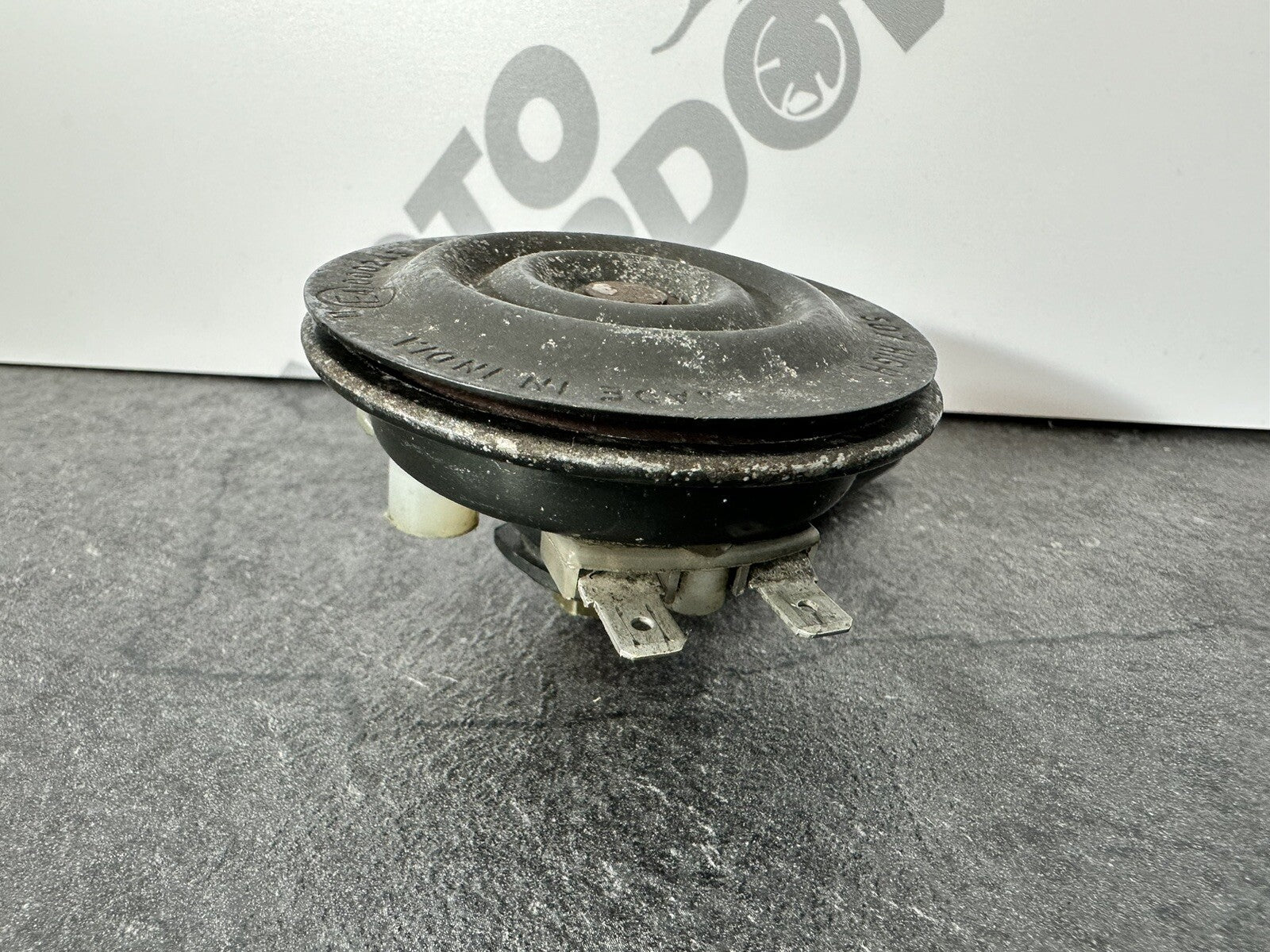Aprilia Tuono V4 1100 2021 Horn & Mount Bracket Only 6606 Miles 2022-2024 OEM
