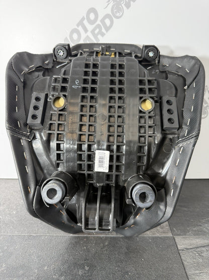 b5879ee1-893a-41f6-ae25-0dd39c9b1431