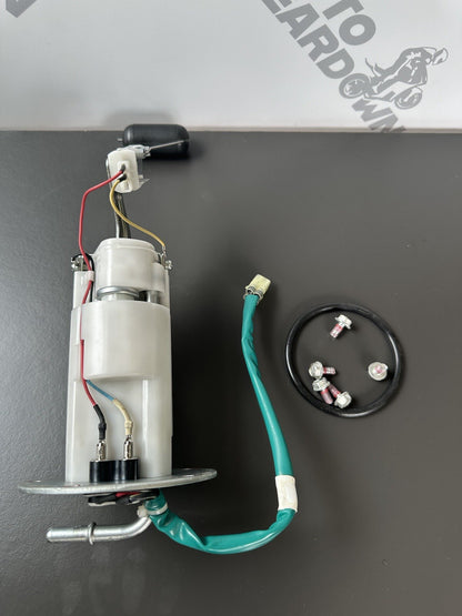 Kawasaki Z900 ZR900 Petrol fuel pump Genuine OEM 2022 UK ONLY Z900 Petrol Pump