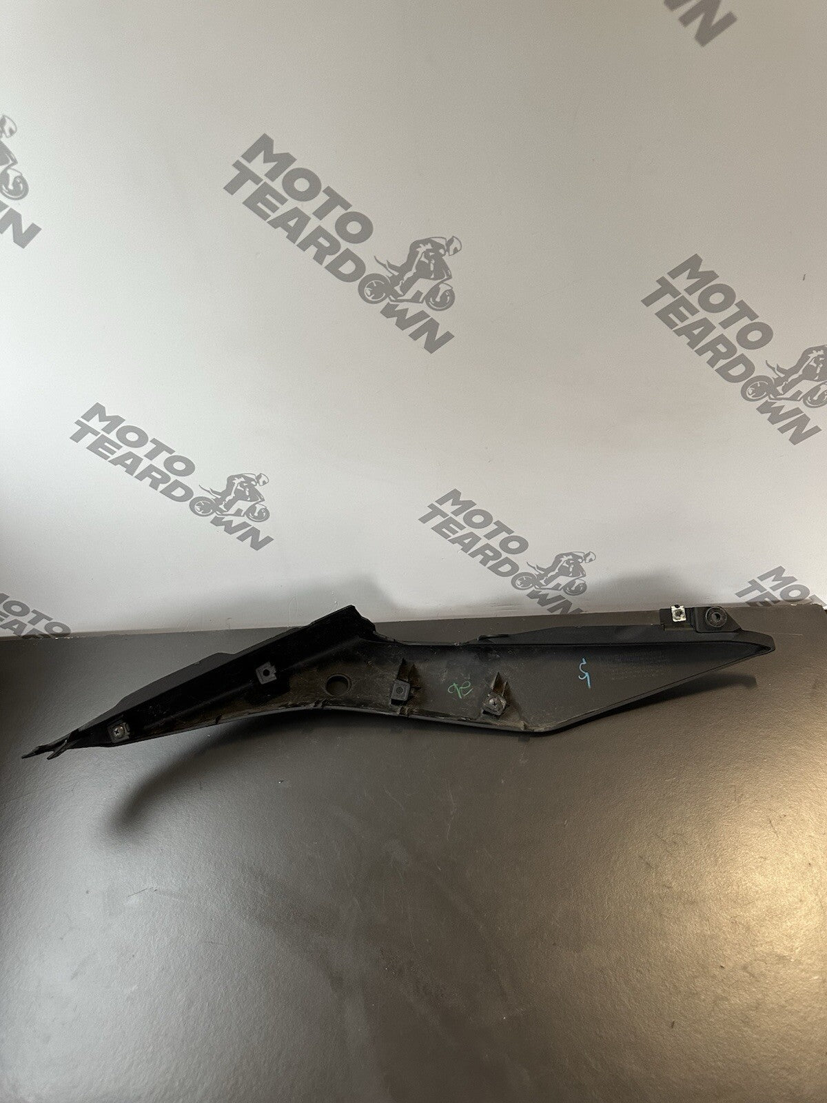 Yamaha MT03 MT-03 Left Rear fairing panel rear left wing Panel 1WD-F1711-00 OEM