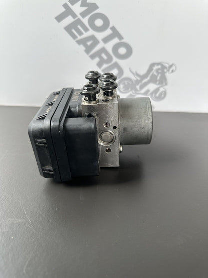 YAMAHA MT-07 ABS PUMP MODULATOR 2022 4855 Miles Yamaha MT07 ABS pump OEM