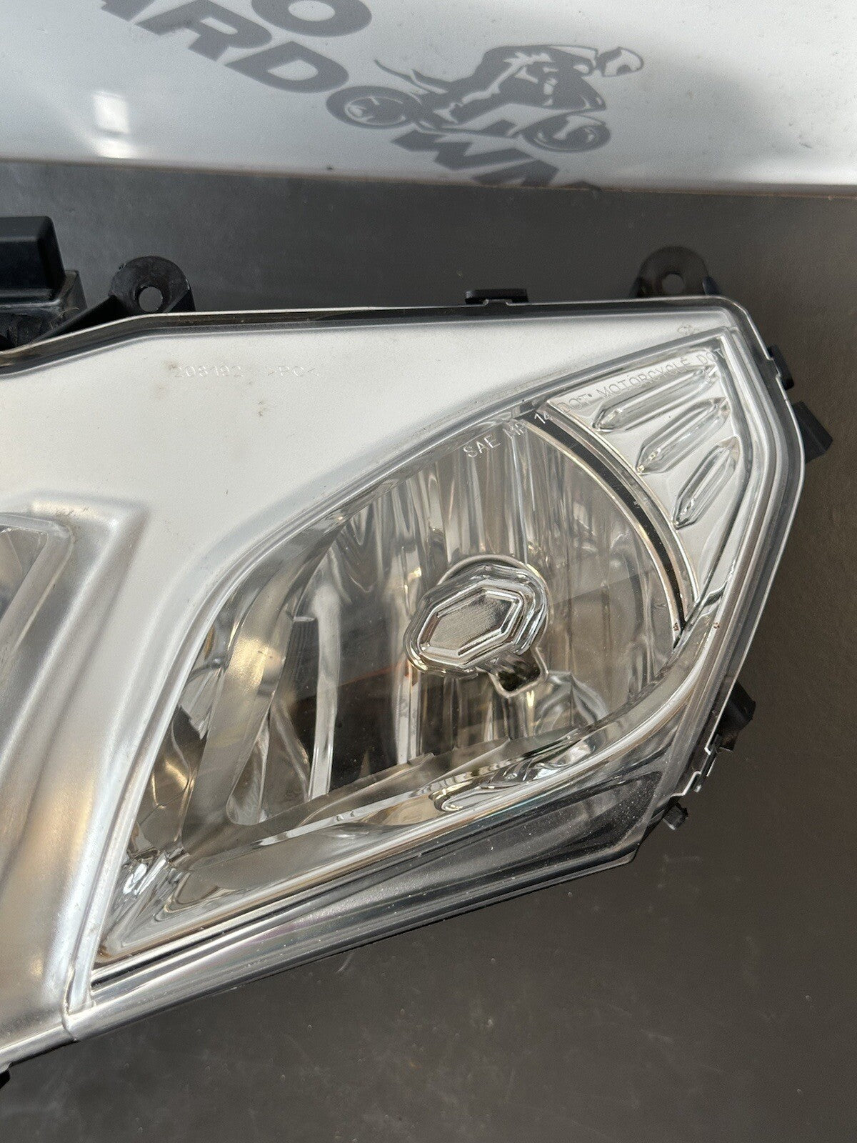 Aprilia Tuono 1100 V4 Factory Headlight headlamp 2015 - 2019 *CRACKED* OEM