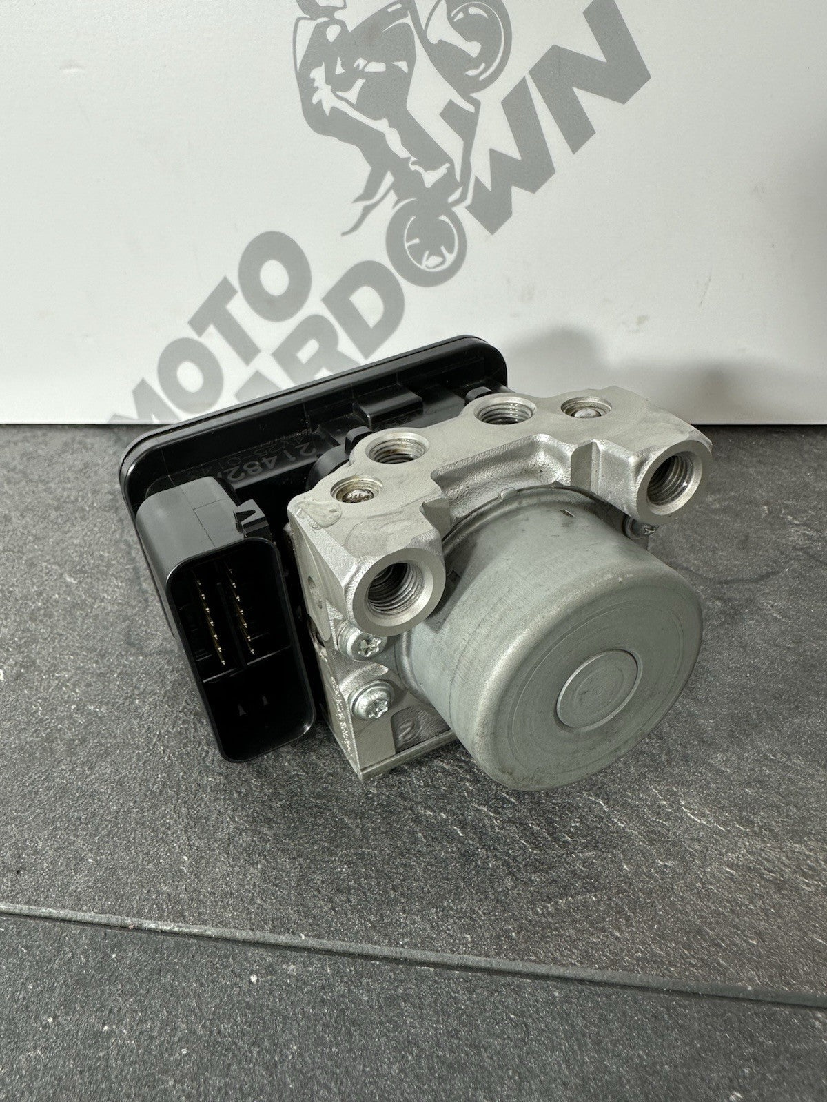 Triumph Street Triple 675 R 2015 ABS Pump Module Brake Pump 2013-2016 16470m
