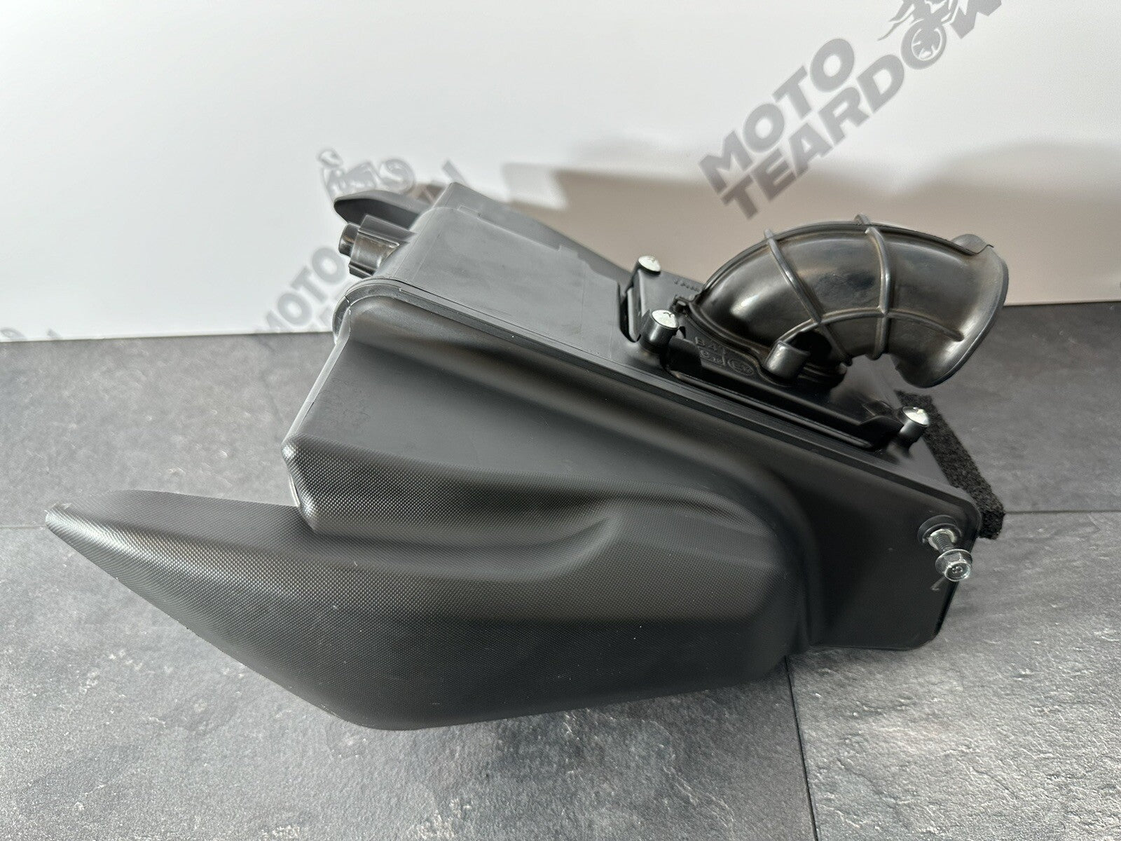 Yamaha R7 690 2024 Airbox Air Box Air Intake Filter Housing 1784 Miles 2022 2023