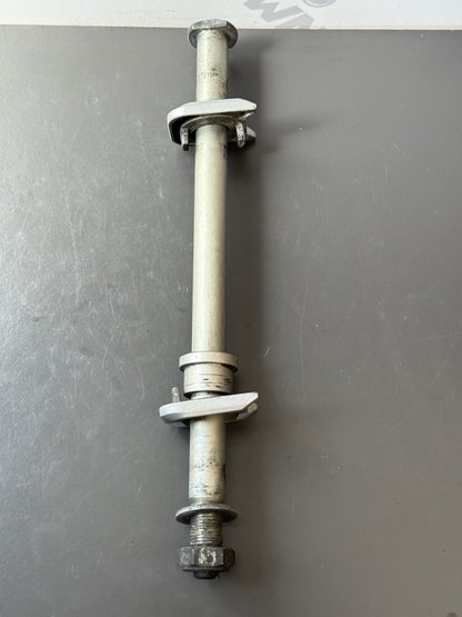 TRIUMPH TRIDENT 660 REAR WHEEL SPINDLE Rear Wheel Axle YEAR 2021-2024 OEM