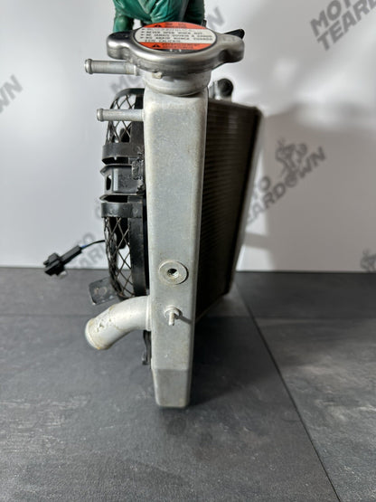 Suzuki GSXR 1000 2014 Radiator Coolant Radiator 22774 Miles 2009-2016 OEM