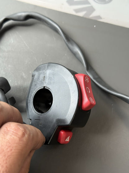 TRIUMPH TRIDENT 660 RIGHT SWITCH GEAR Right Switch YEAR 2021-2024 OEM RT SWITCH