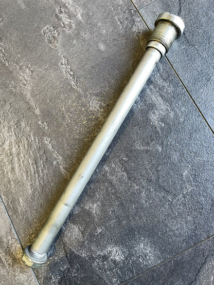 Aprilia Tuono V4 1100 Factory 2017 Swingarm Spindle Bolt Only 9262 Miles RSV4