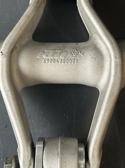 KTM 1190 RC8 rear shock linkage