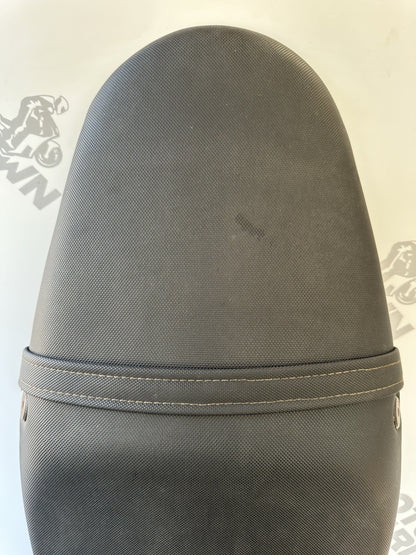 TRIUMPH STREET TRIPLE 675 Seat T2306407 Triumph Street Triple 675R Seat 2007-11