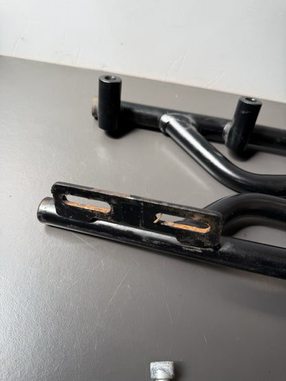 TRIUMPH TRIDENT 660 Top Case Carrier Luggage Plate Rear Rack Arms 2021-2024