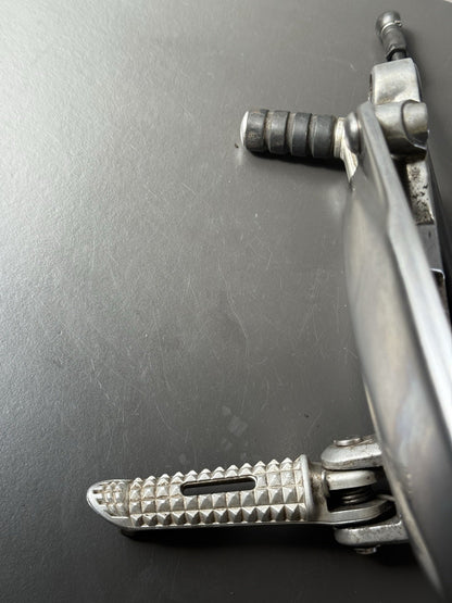 TRIUMPH STREET TRIPLE 675 675R Left Footrest Left Foot Hanger 2007-11 BENT PEDAL