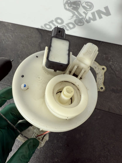 Yamaha YZF R125 R 125 2014 Fuel Pump Petrol Pump 26983 Miles 2008-2018 OEM