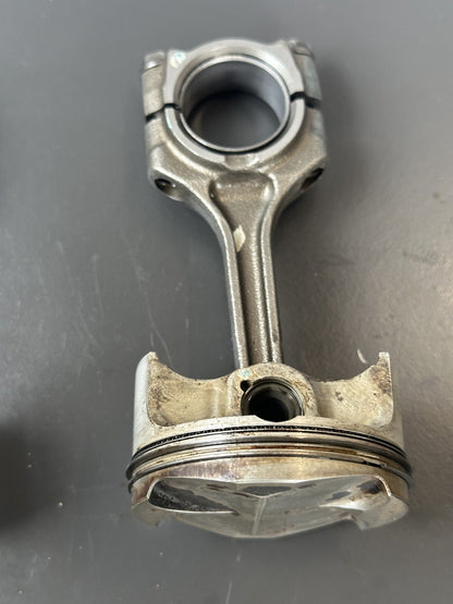 Triumph Street Triple 675 2013 - 2016 Pistons 12,409 Miles 675 Engine Pistons