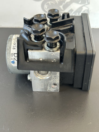 Triumph Street Triple 765 R ABS Pump OEM Triumph Street Triple T2025958 2017-19
