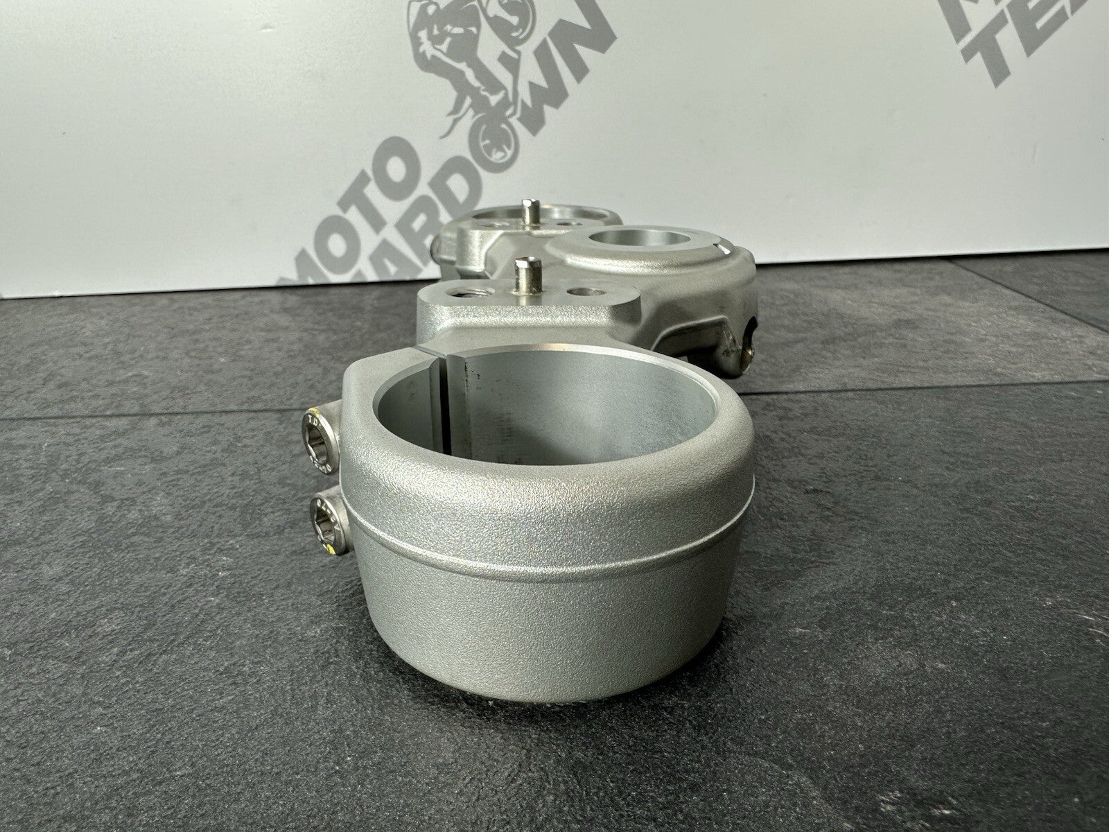 Triumph TIGER 900 GT PRO 2022 Top Yoke Upper Yoke 6337 Mile 2020-2023 OEM