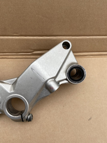 DUCATI PANIGALE 1199 LEFT FOOTREST HOLDER BRACKET SUSPENSION PIVOT 8293A432A OEM
