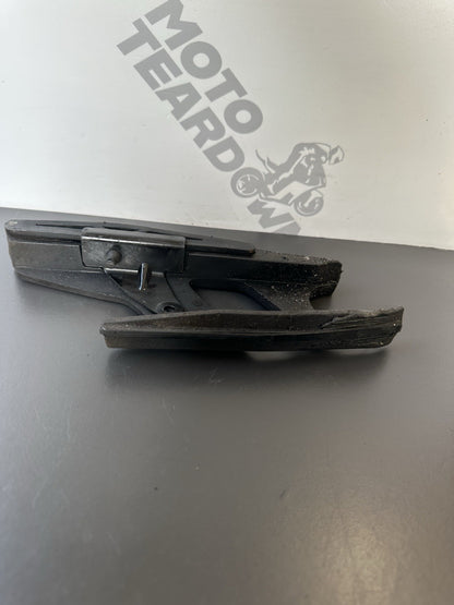 TRIUMPH STREET TRIPLE 675 675R CHAIN GUIDE 675 Chain Guide 2007-2011 OEM