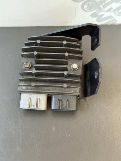 Triumph Street Triple 675 675R Regulator Rectifier 2007-2011 OEM 675 Regulator