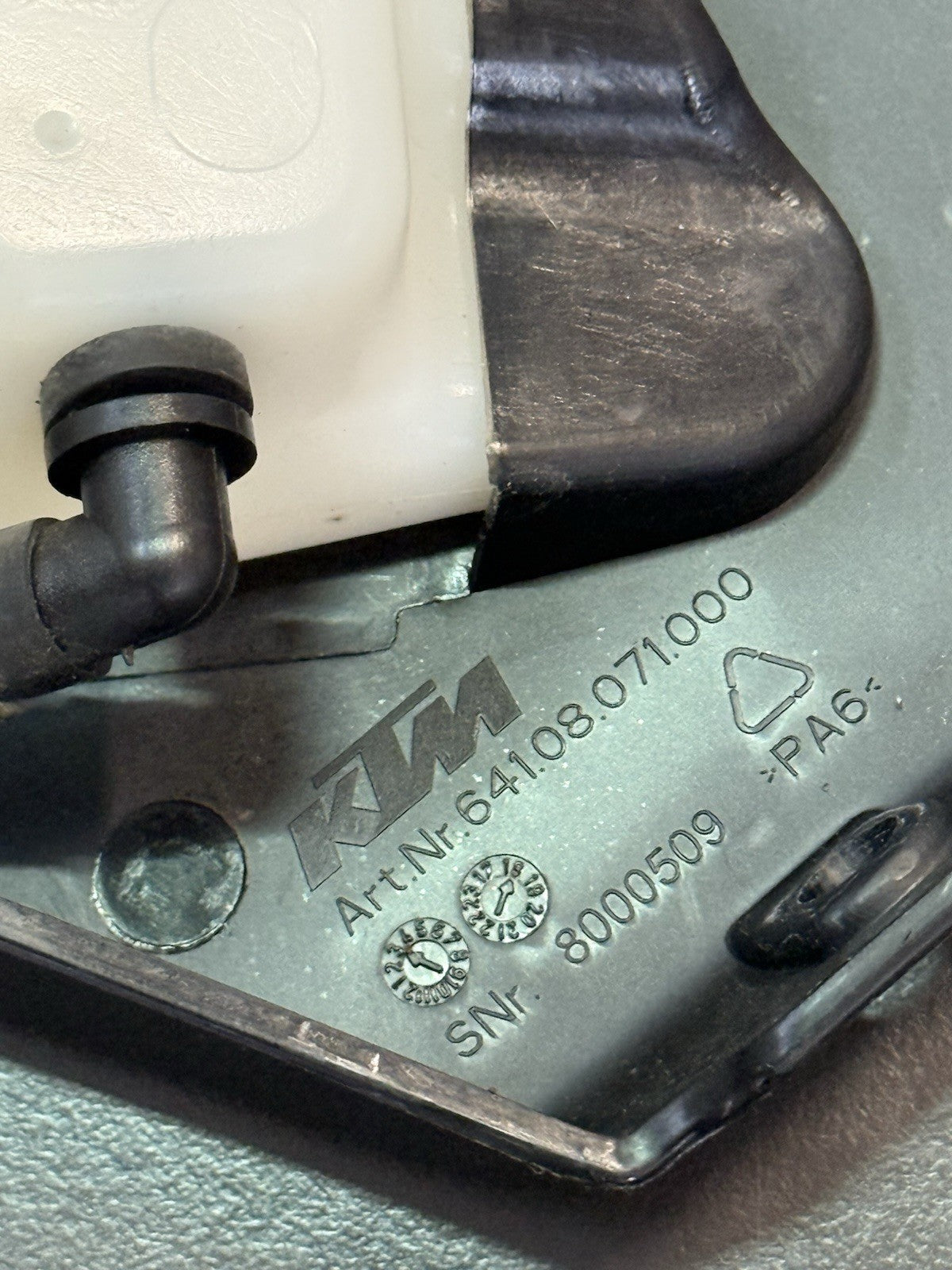 acf4e758-f9ee-4e06-9f8f-c2785c6af6cb