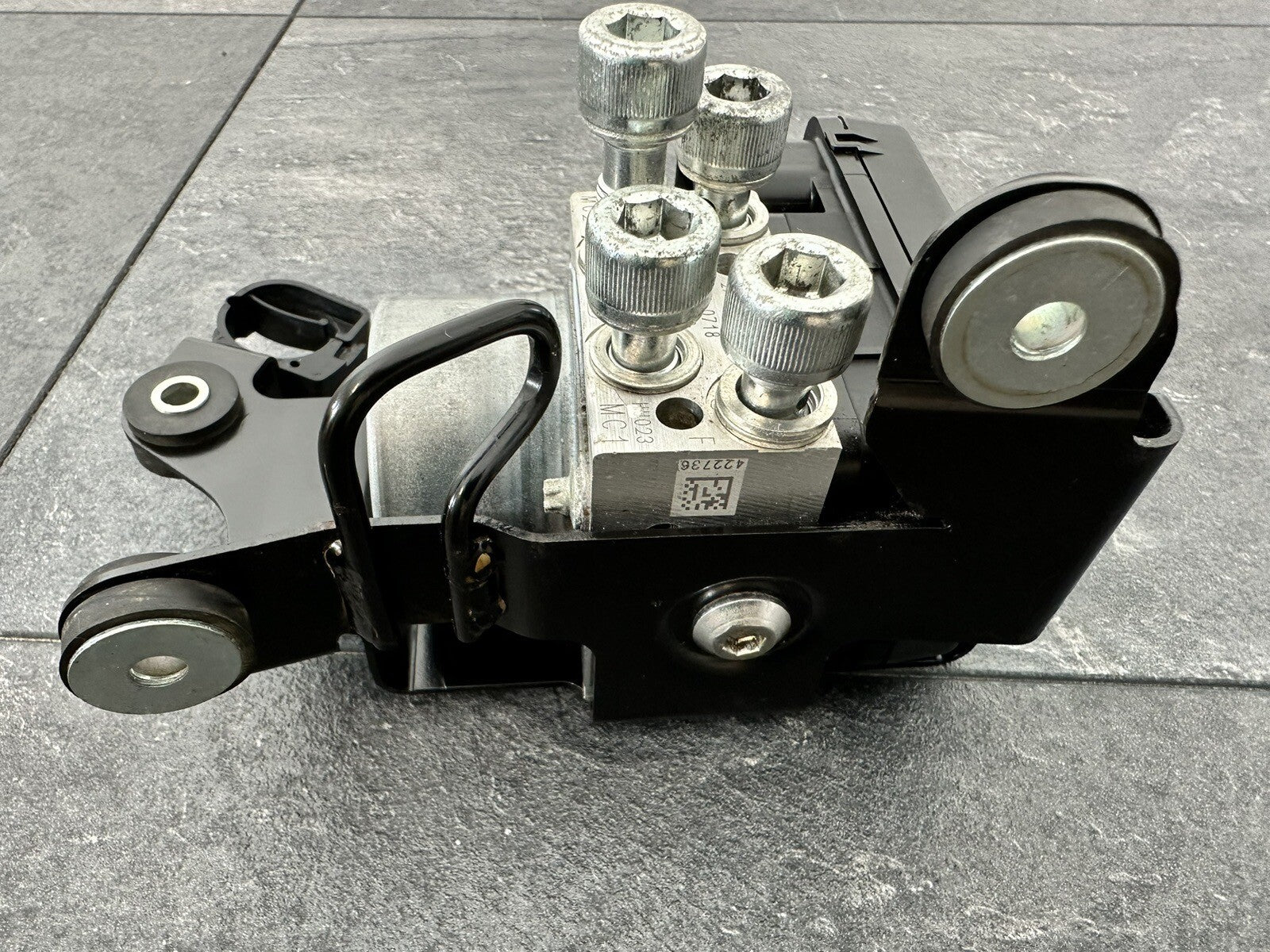 Kawasaki ZX6R 636 ABS 2016 ABS Pump Brake Module 8655 Miles 2013-2015 OEM