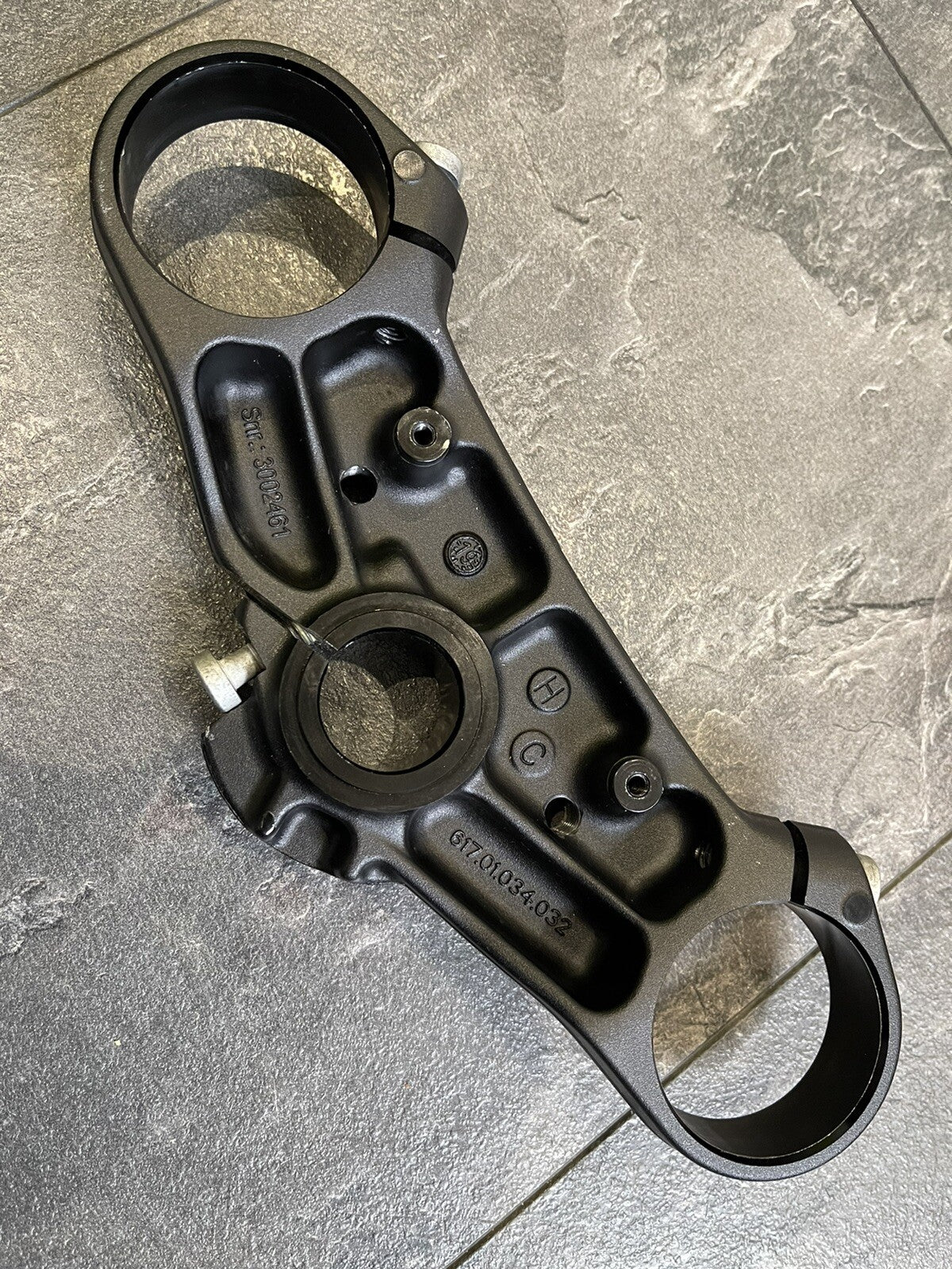 KTM Superduke R 1290 2020-2022 Top Yoke Triple Clamp Only 7179 Miles OEM