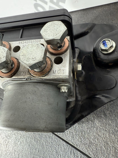 c7ce7afb-43b6-469d-990d-35830335b83b