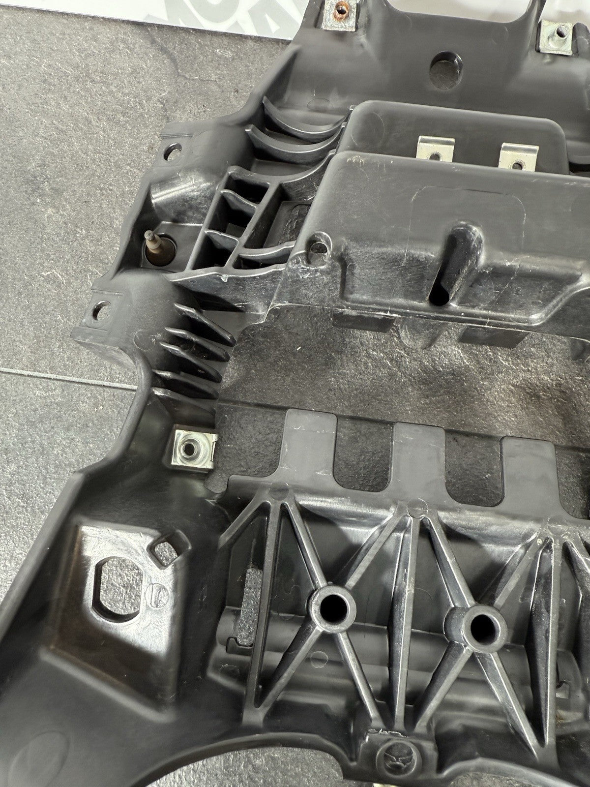 Yamaha YZF R125 R 125 2014 Subframe Inner Tray Panel 26983 Mile 2008-2018 OEM
