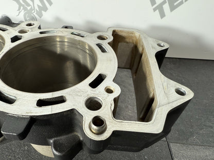 Triumph Street Triple 765 R 2017 Cylinder Block Casing 18498m 2018-2021 OEM