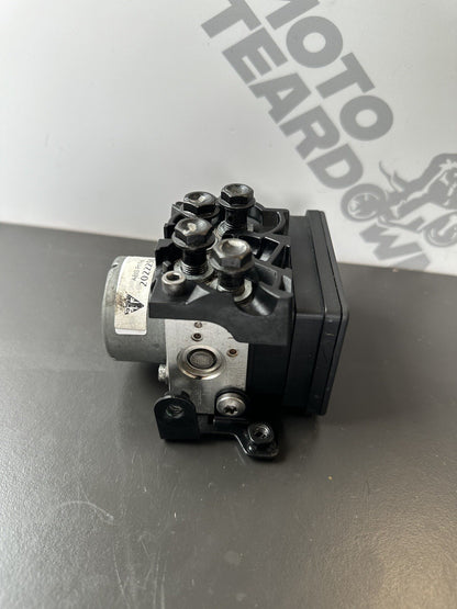 TRIUMPH SPEED TRIPLE RS 1050 2018-2020 ABS Pump T2022250 OEM 1050RS ABS PUMP OEM