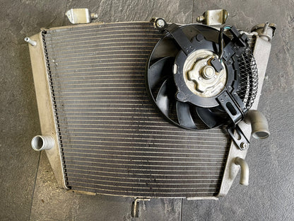 Suzuki GSXR 750 2013 L3 Radiator & Fan Coolant Rad GSXR 600 2011-2018 L1-L8 OEM