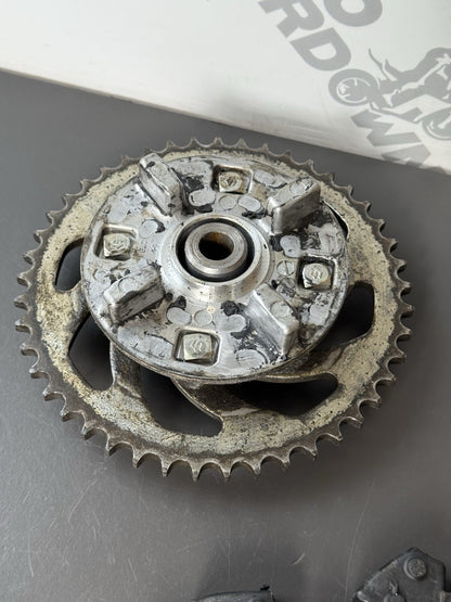 SUZUKI GSXS 125 GSXR 2017-2021 REAR SPROCKET CARRIER WITH CUSH RUBBERS *SPLIT*
