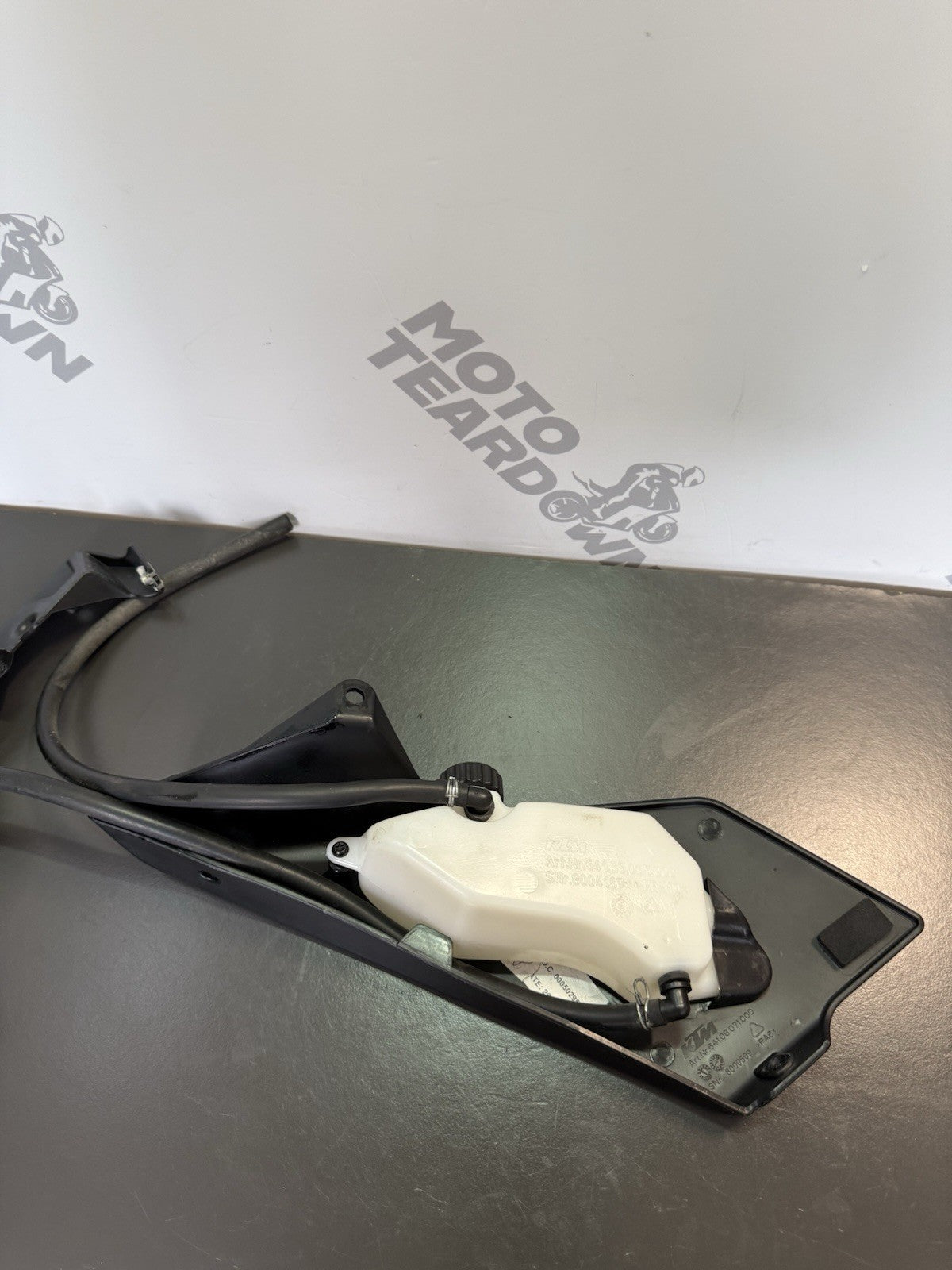 8ea4714f-a1a0-4892-8e36-f46b1b7de939