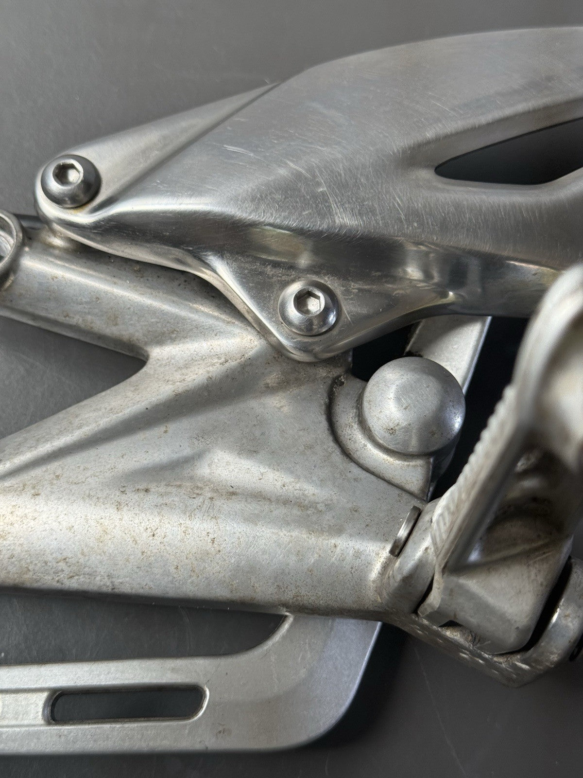 TRIUMPH STREET TRIPLE 675 675R Left Footrest Left Foot Hanger 2007-11 BENT PEDAL