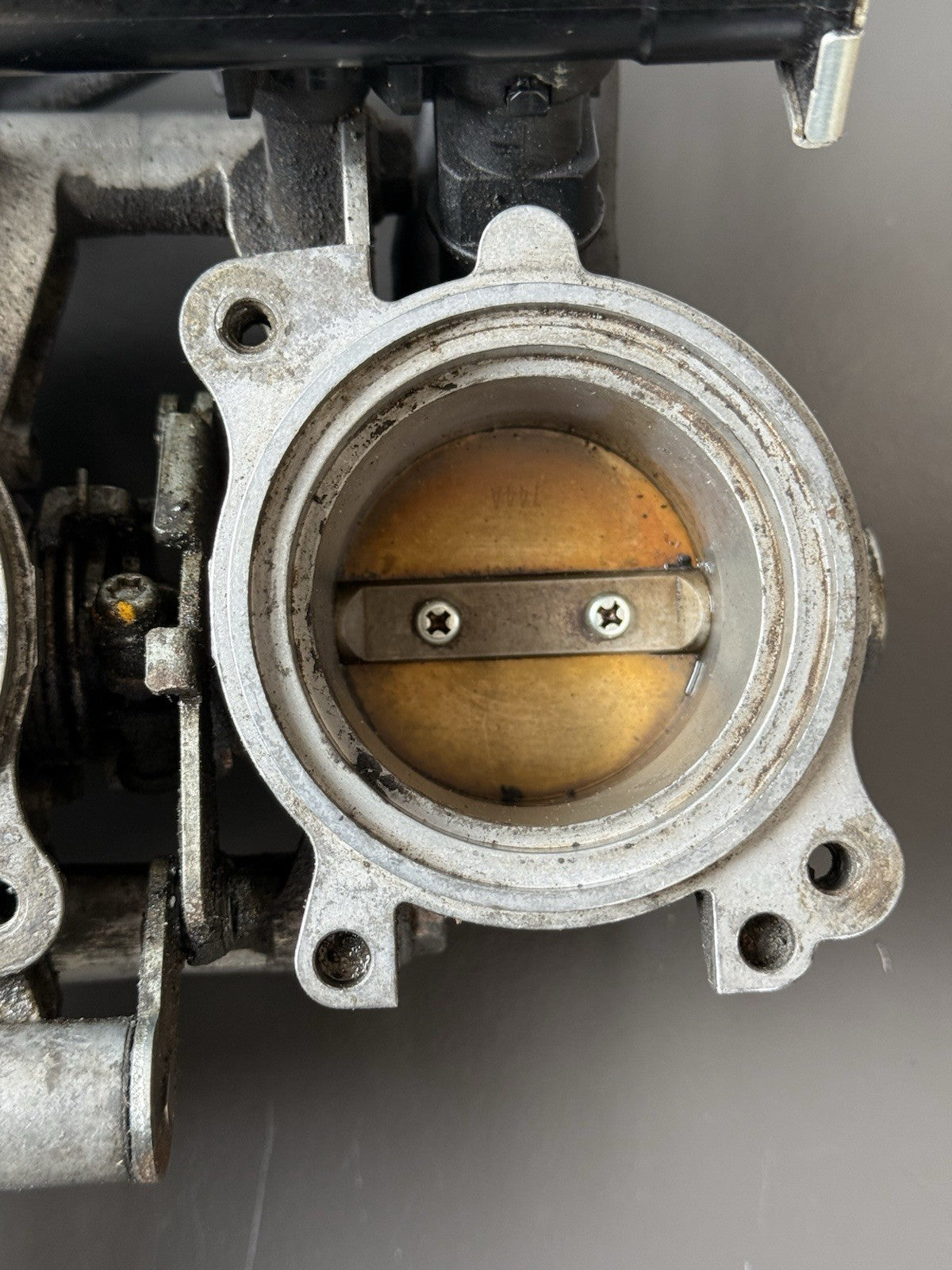 Triumph Street Triple 675R throttle bodies & fuel injectors 2013 - 2017 OEM