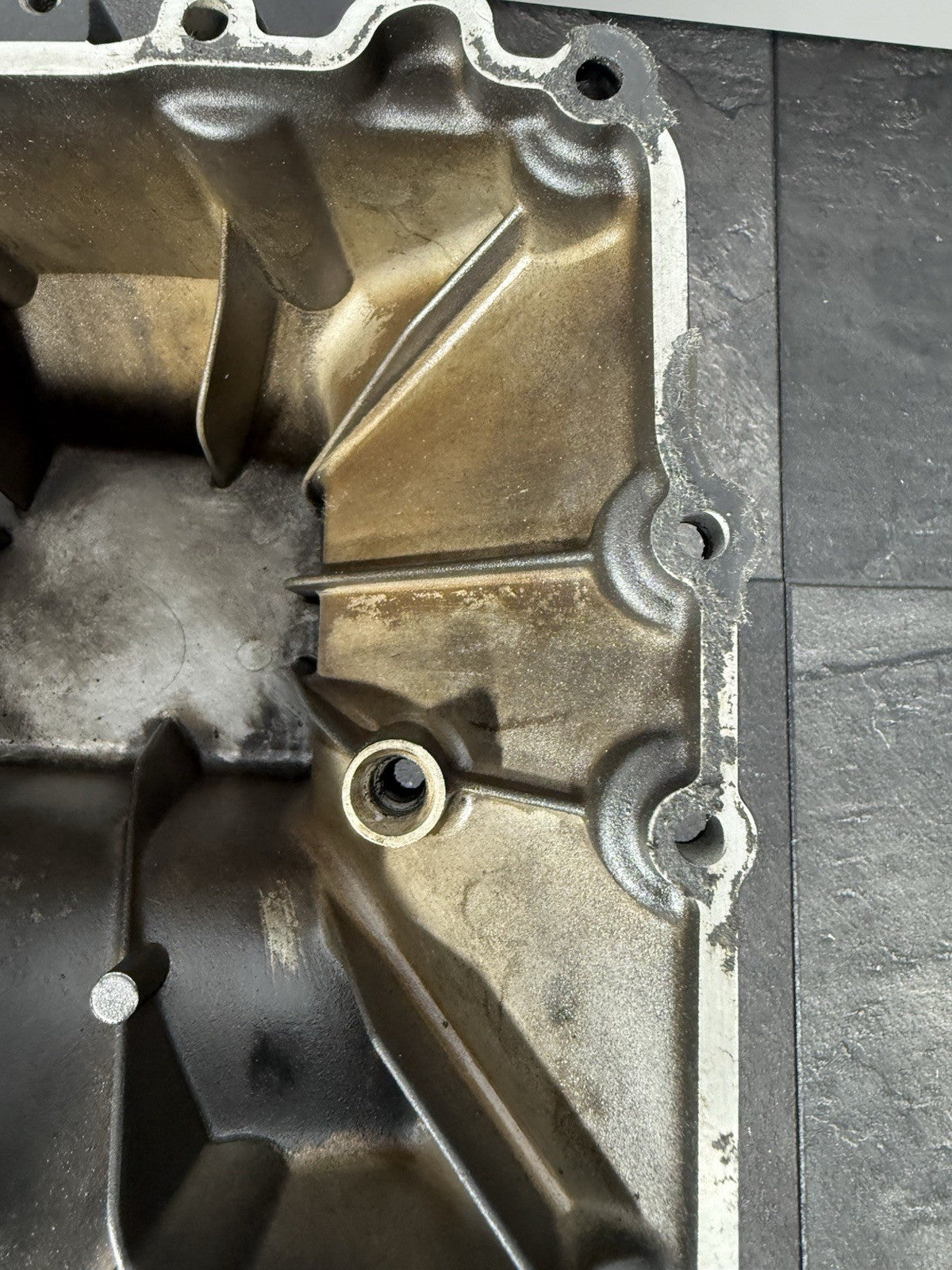 Triumph Street Triple 765 R 2017 Oil Sump Engine Sump & Bolts 18498m 2018-2021