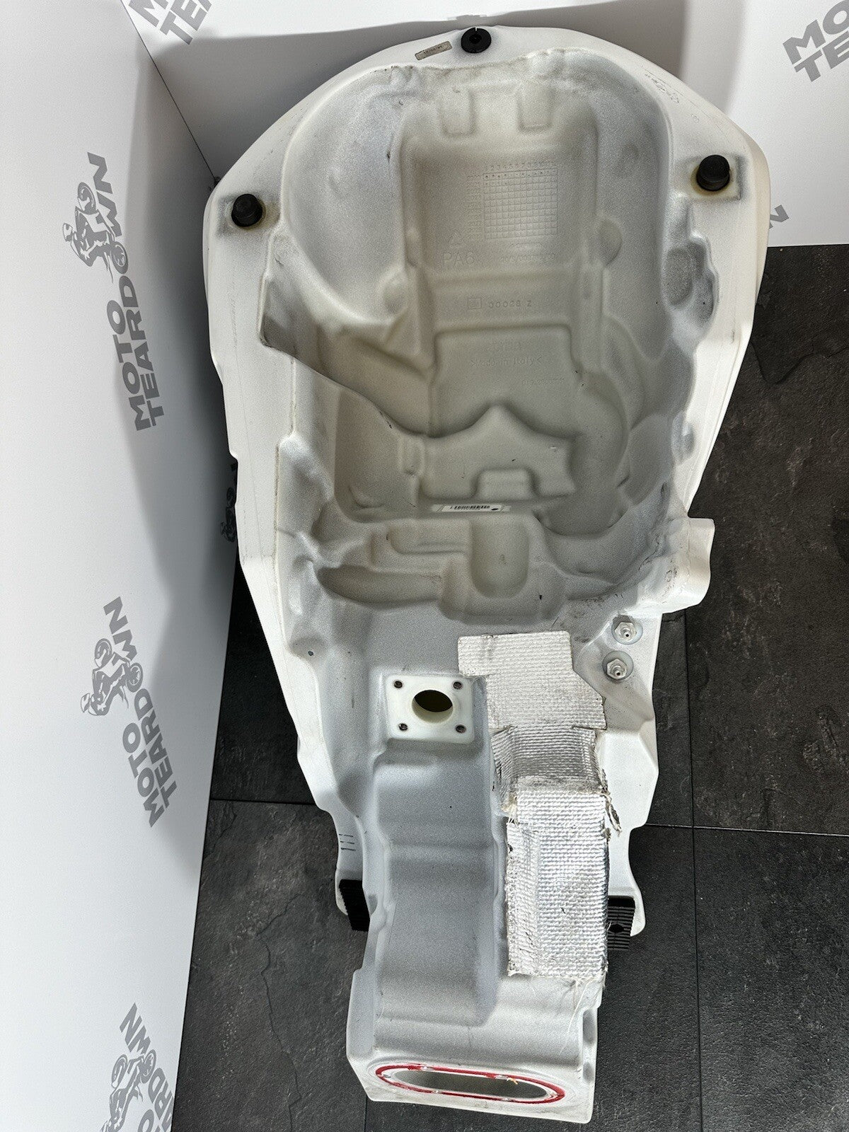 Aprilia Tuono V4 1100 2021 Fuel Tank Petrol Tank 6606 Miles 2022 2023 24 UK ONLY