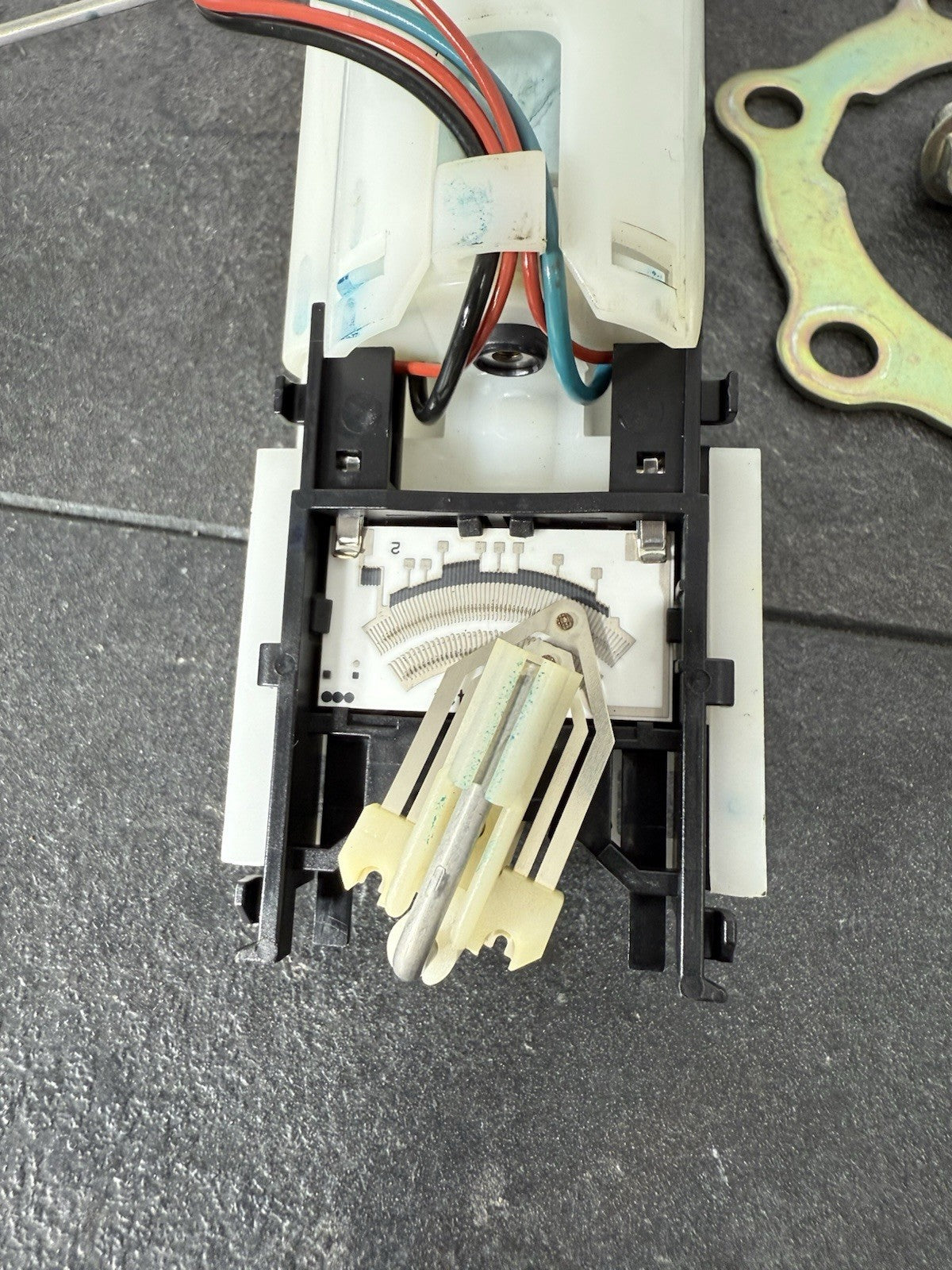 f1d8276d-ed66-402f-a13c-95d707a89d4b