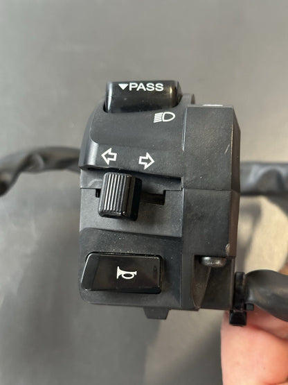SUZUKI GSXR 600 750 LEFT SWITCHGEAR SWITCH HANDLEBAR SIGNAL 2011-2016 SPARES OEM