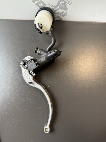 cb647f33-b670-4c54-8fff-fcb6202f9c25